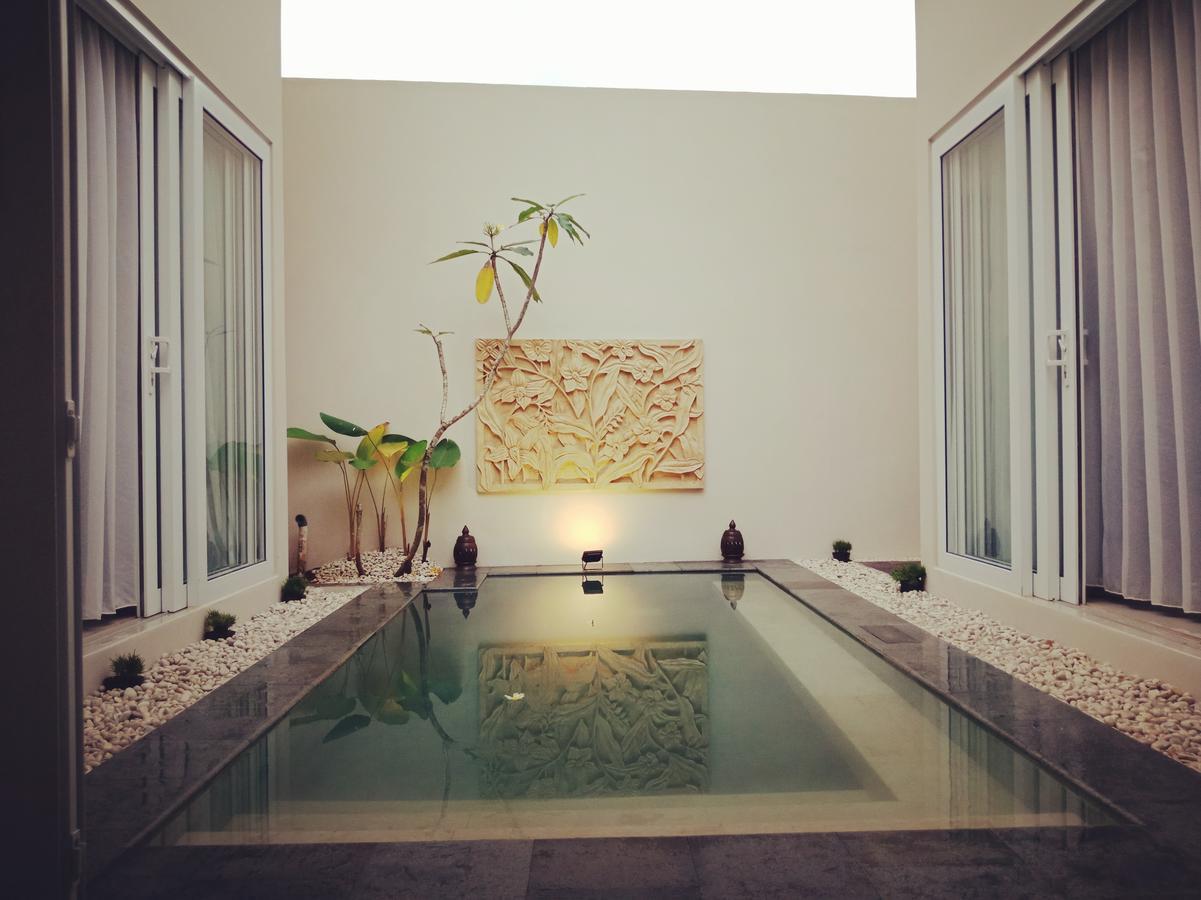 Abhaya Villa ウォノソボ エクステリア 写真